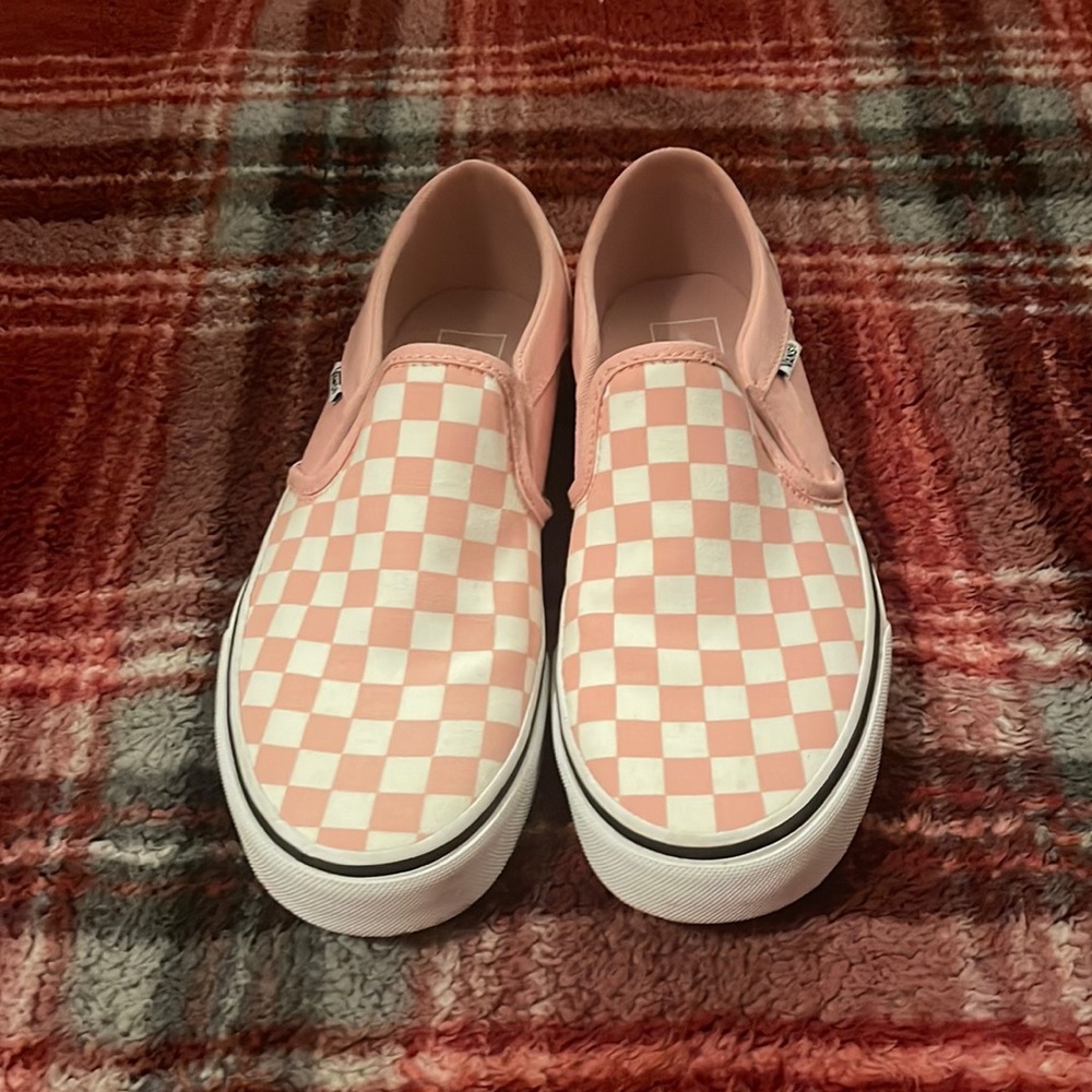 pink checkered vans